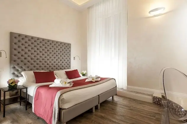 Büyük Yataklı Tek Kişilik Oda