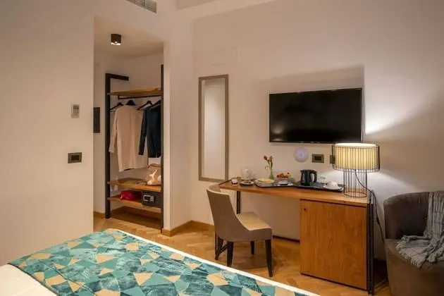 Classic Tek Büyük Yataklı Oda