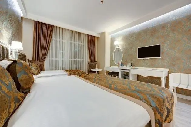 Deluxe Oda Kara Manzaralı