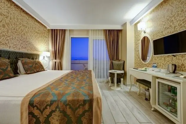 Deluxe Oda Kara Manzaralı