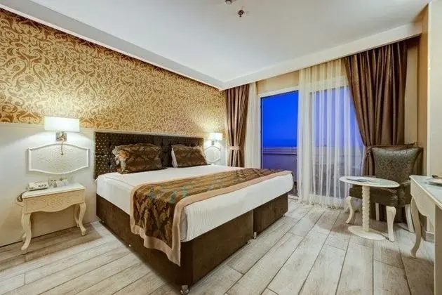Deluxe Oda Kara Manzaralı