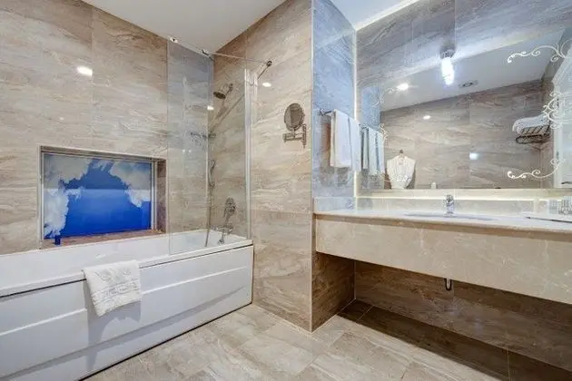 Köşe Oda Havuz (Şehir) Manzaralı