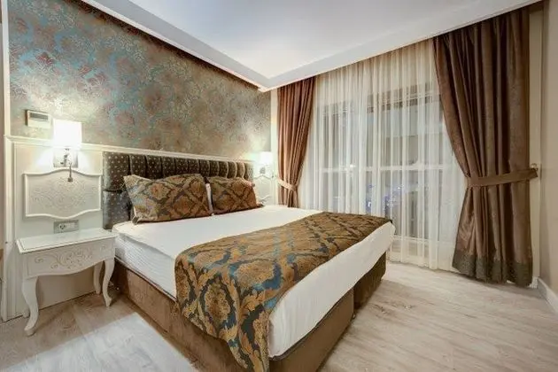 Köşe Oda Havuz (Şehir) Manzaralı