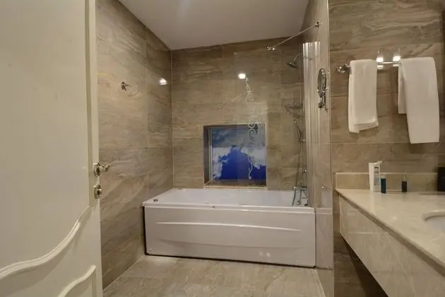 Standard Süit, Deniz Manzaralı, Köşe