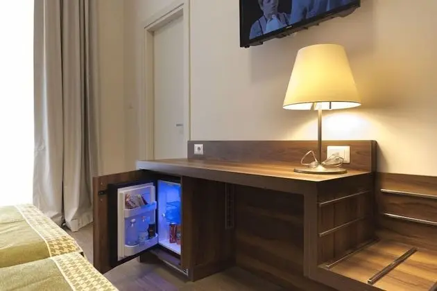 Luxury Tek Büyük Yataklı Oda (Michelangelo)