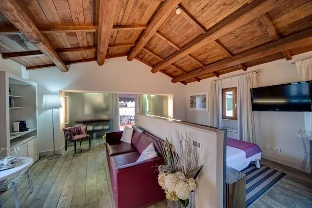 Deluxe Üç Kişilik Oda