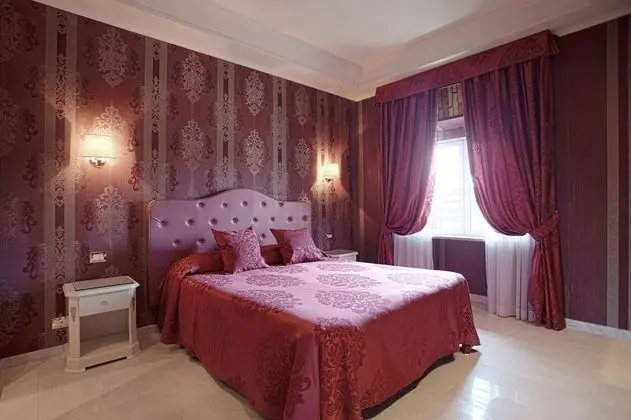 Superior Tek Büyük veya İki Ayrı Yataklı Oda