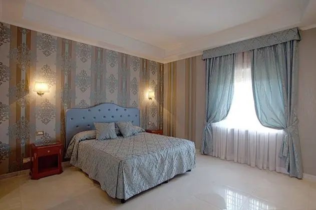 Superior Tek Büyük veya İki Ayrı Yataklı Oda