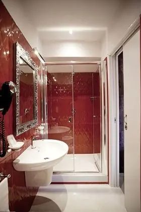 Superior Tek Büyük veya İki Ayrı Yataklı Oda