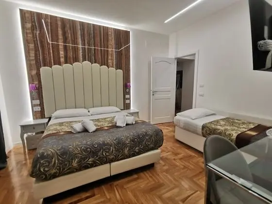 Luxury Oda