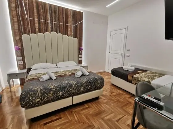 Luxury Oda