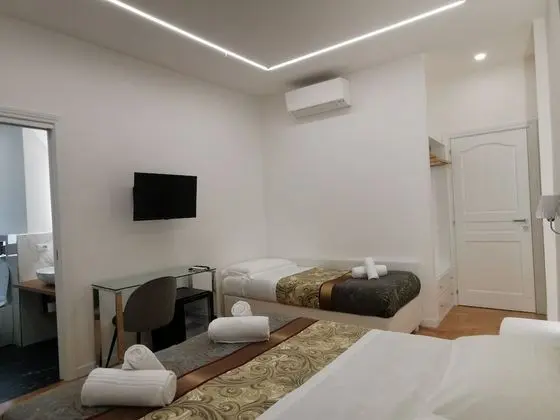 Luxury Oda