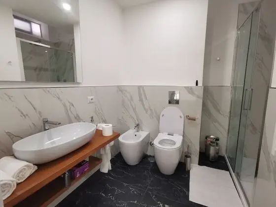 Luxury Oda