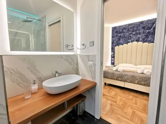Luxury Oda