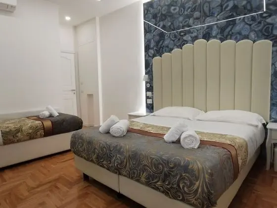 Luxury Tek Büyük Yataklı Oda