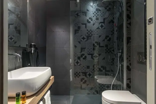 Standard Tek Büyük veya İki Ayrı Yataklı Oda, Zemin Kat