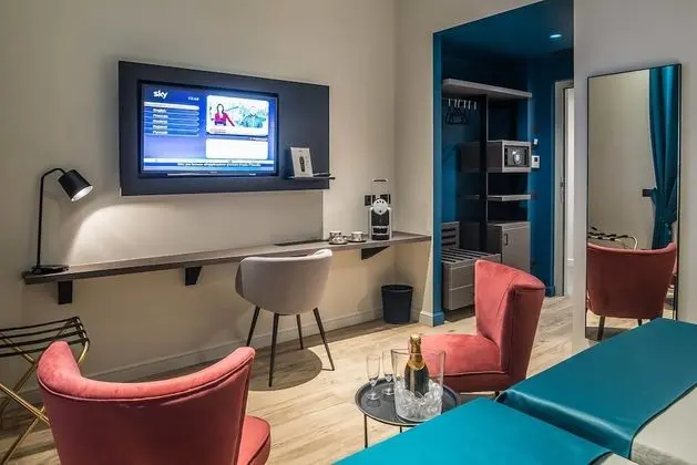 Superior Tek Büyük veya İki Ayrı Yataklı Oda, Zemin Kat