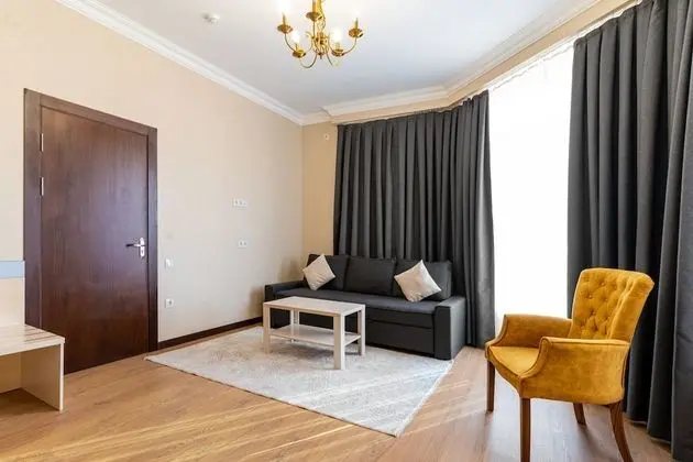 Süit, 1 En Büyük (King) Boy Yatak ve Çekyat, Sigara İçilmez