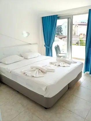 Junior Suite, Bahçe Manzaralı, Balkonlu
