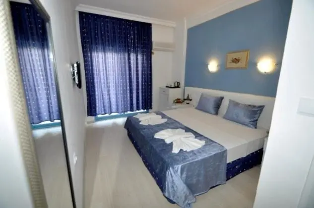 Junior Suite, Bahçe Manzaralı, Balkonlu