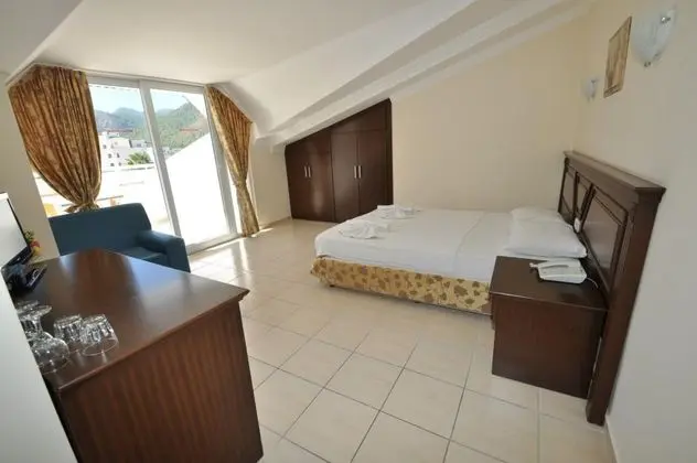 Superior Aile Odası, Bahçe Manzaralı, Balkonlu