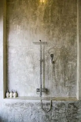 King room with Pool view/Garden view