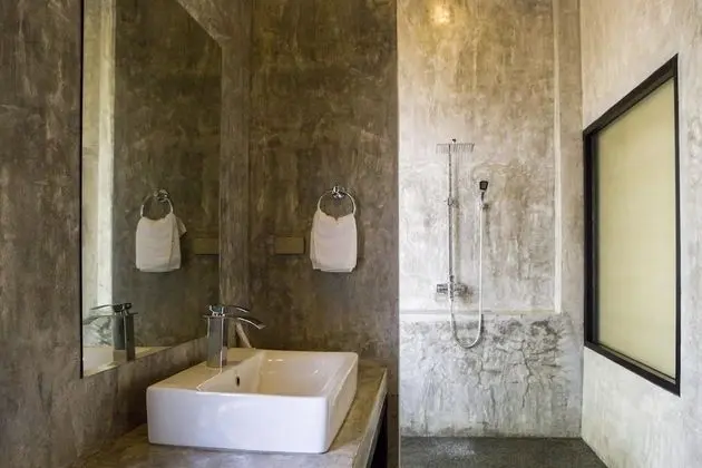 King room with Pool view/Garden view