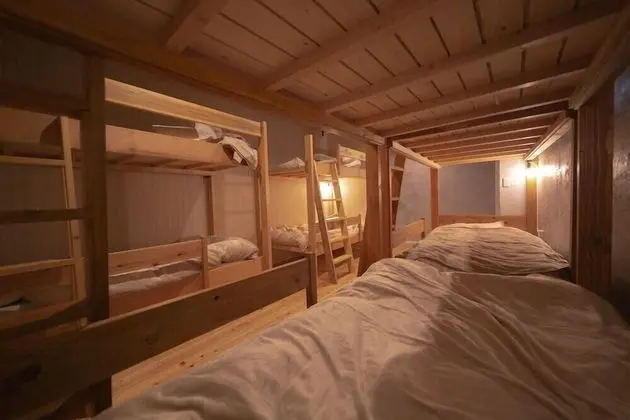 Ortak Ranzalı Oda, Karma Ranzalı Oda