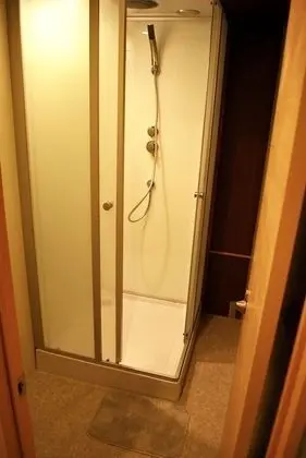 Ortak Ranzalı Oda, Sadece kadınlar için