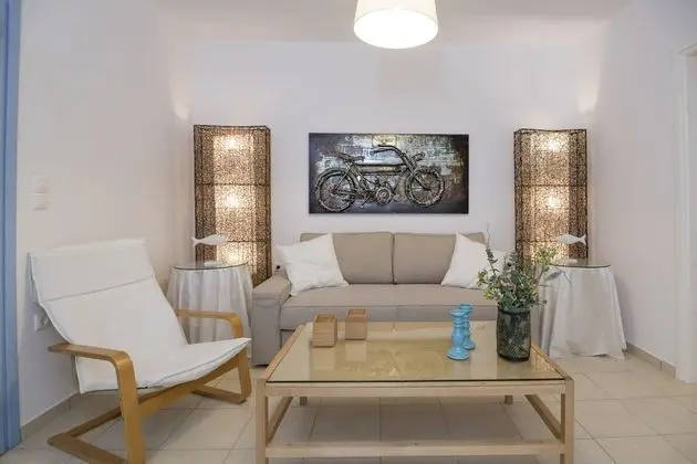 Villa (Iraklia)
