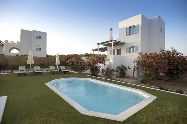 Villa (Iraklia)