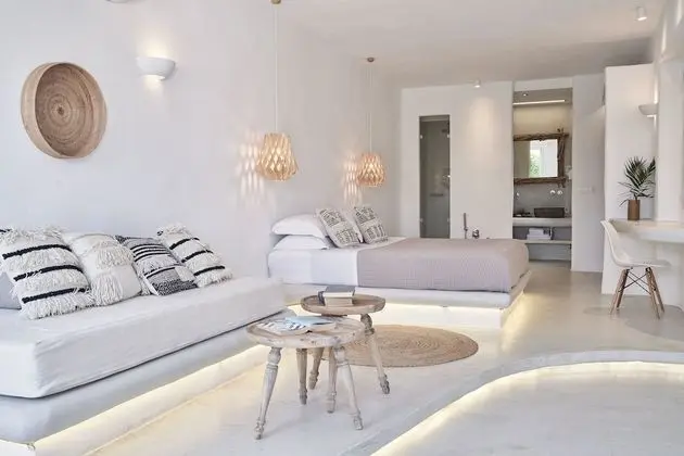 Honeymoon Suite with Lake view, Private pool & Outdoor Jetted Tub
