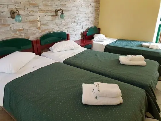 Üç Kişilik Oda