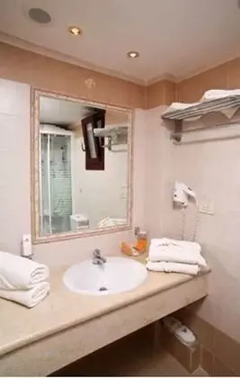 Üç Kişilik Oda, Bahçe Manzaralı