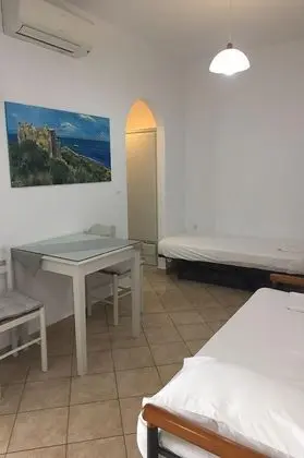 Apart Daire, Teras (Quadruple, semi-basement)