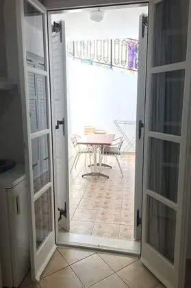 Apart Daire, Teras (Quadruple, semi-basement)