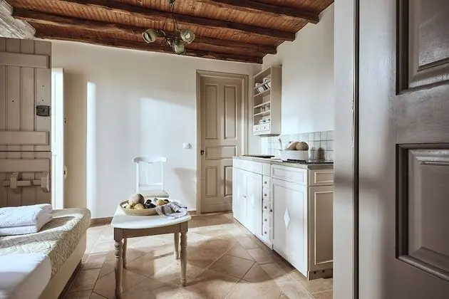 Economy Tek Büyük veya İki Ayrı Yataklı Oda (Semi-Basement)