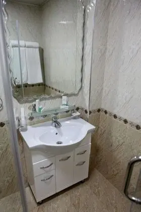 Standard Tek Büyük Yataklı Oda
