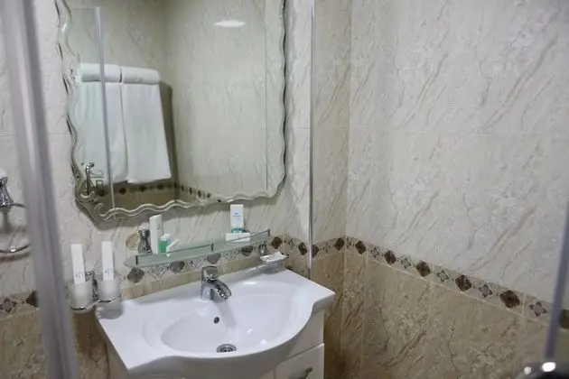 Standard Tek Büyük Yataklı Oda