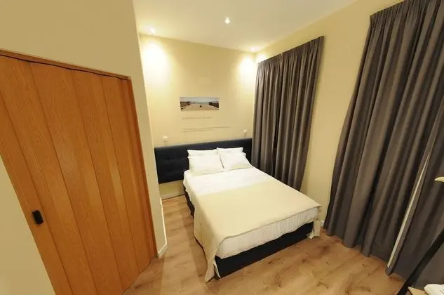Tek Büyük Yataklı Oda (with Extra Bed - Portugal)