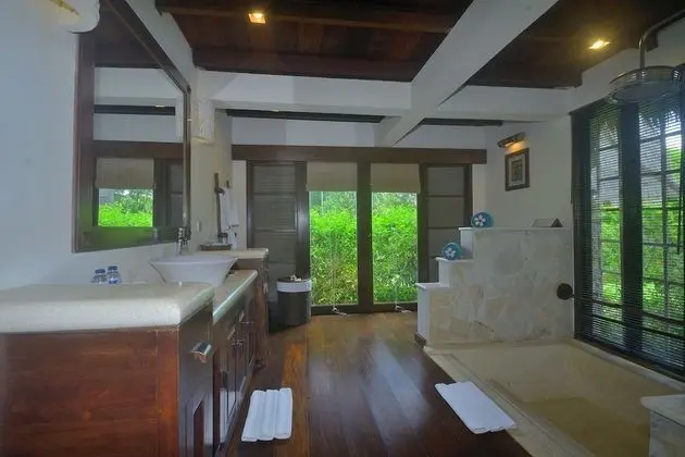 Lumbung Suite
