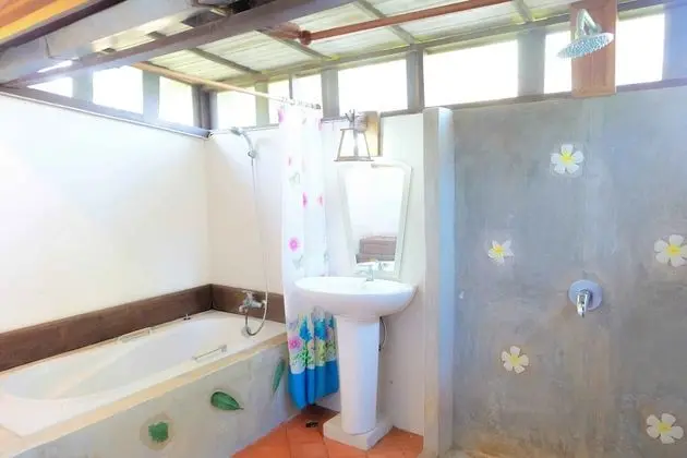 Tek Büyük Yataklı Oda, 1 Çift Kişilik Yatak, Özel Banyo, Bahçe Manzaralı