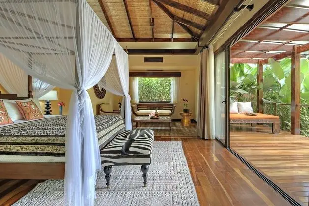 Villa (Springs)