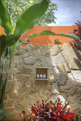 Villa (Springs)