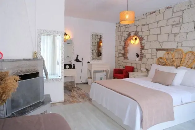 Junior Suite, Havuz veya Bahçe Manzaralı