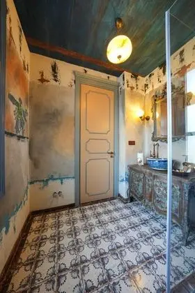 Antique Deluxe