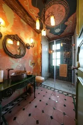 Antique Deluxe