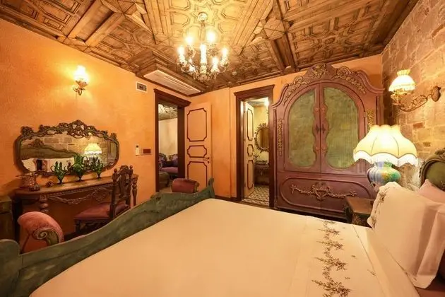 Antique Junior Suite