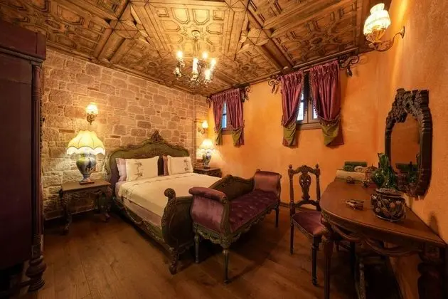 Antique Junior Suite