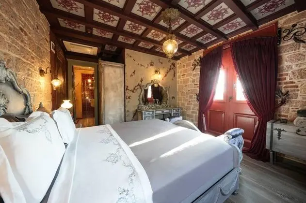 Deluxe Room with Balcony, Bahçe Manzaralı